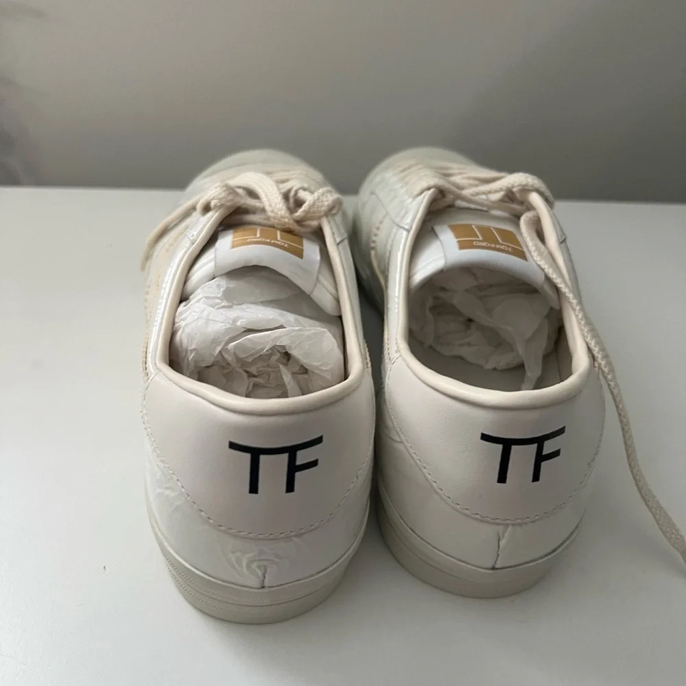 TOM FORD Crackled Shine Leather Low Top Sneakers
